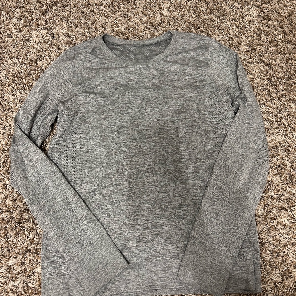 Lululemon Women's Classic Gray Long Sleeve Top